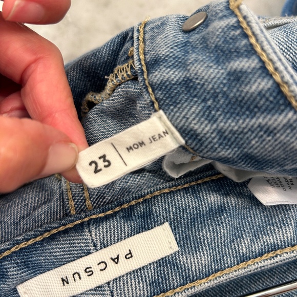 PacSun Raining Daisy Mom Jeans - Picture 4 of 4
